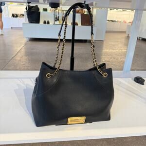 Marc Jacob The Large Plaza Tote Pebbled Leather 4F5HTT020H01 Black $495